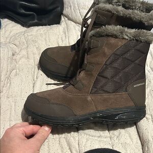 Women’s Columbia Ice Maiden Brown Waterproof Winter Boots with Fur Trim